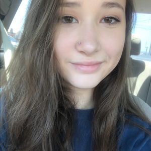 Meet your Posher, Kayla